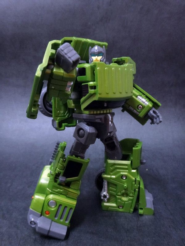 ToyWorld TW T01 Grind Rod Box In Hand Images  (20 of 22)